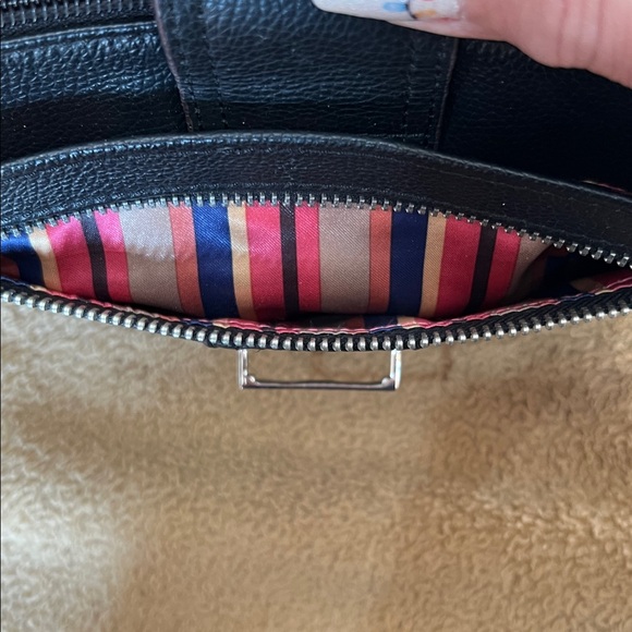 Danier Black Leather Crossbody Silver Hardware - Picture 6 of 10